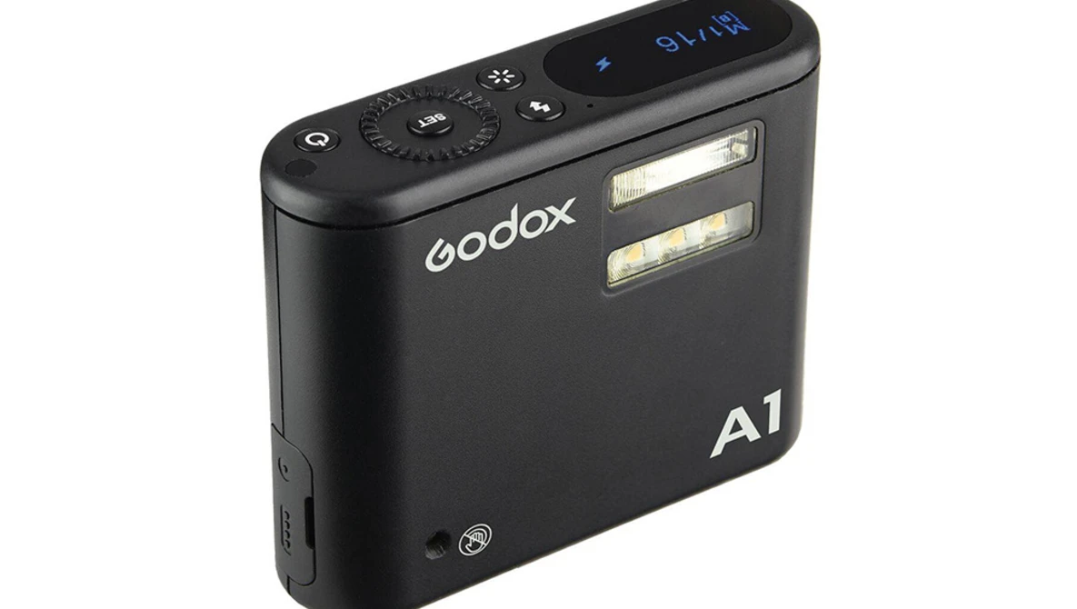 godox A1 小型フラッシュ　ディスコン　携帯app連動　カメラ同調 Godox Officially Releases the A1 Flash for Smartphones | Fstoppers