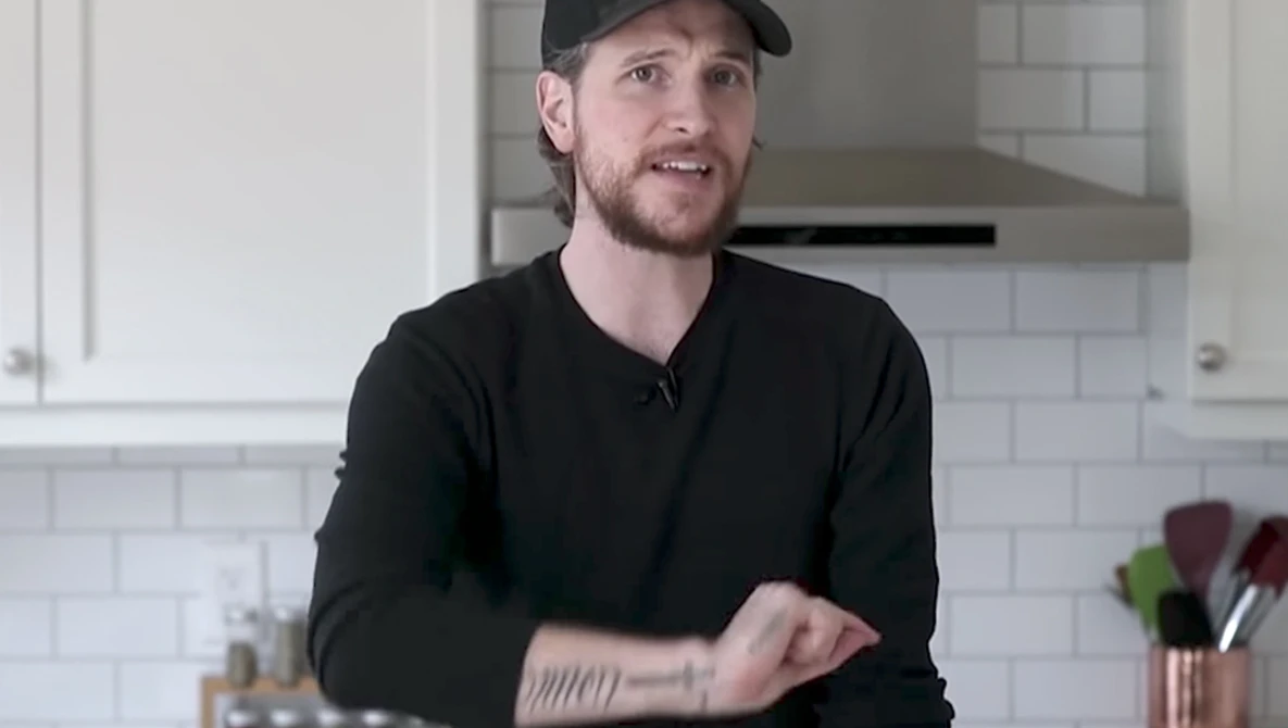 Watch How Peter McKinnon gained 1 million subscribers in under 1 year on YouTube.