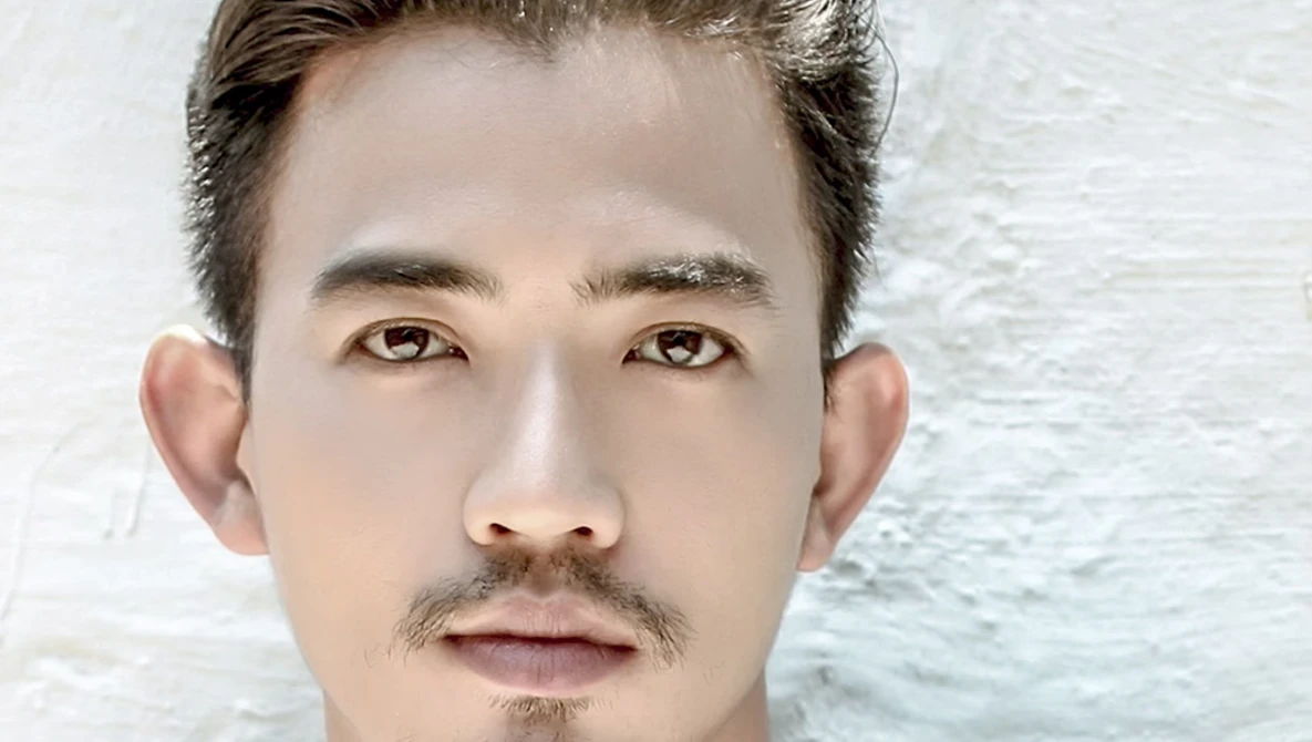 Watch 3 Ways to Remove Hot Spots, Highlights, or Shine from Portraits in Photoshop on YouTube.