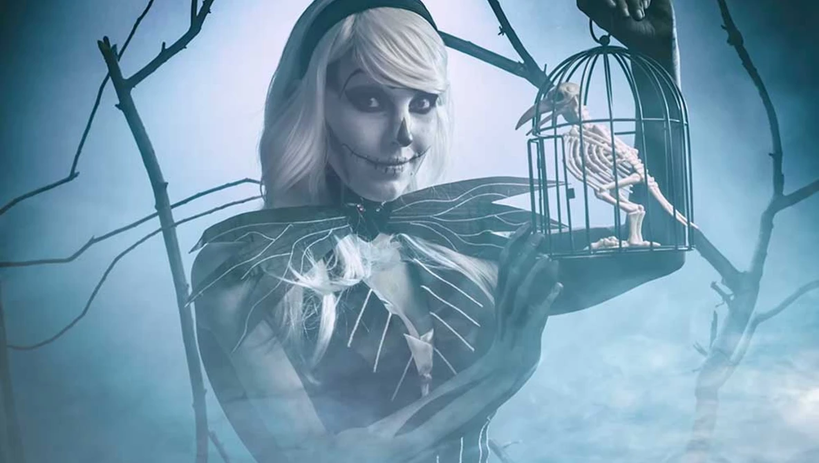 Watch Spooky Studio Set-up: Take and Make Great Photography with Gavin Hoey on YouTube.
