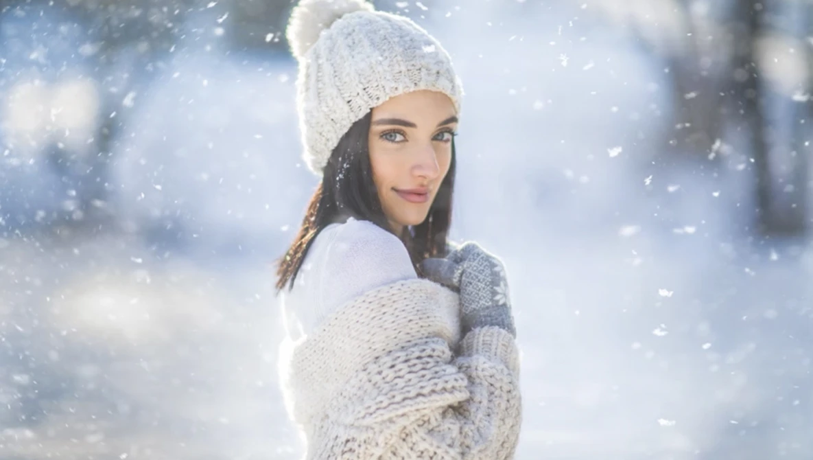 Watch How to Make a Snow Overlay, Easy Tutorial on YouTube.