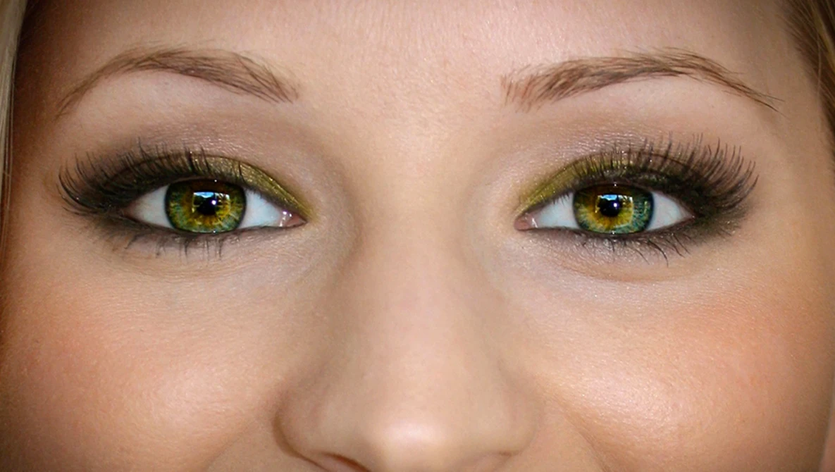 Watch SEVEN Techniques To Create AMAZING Eyes in Photoshop - Eye Enhancement Photoshop Tutorial on YouTube.