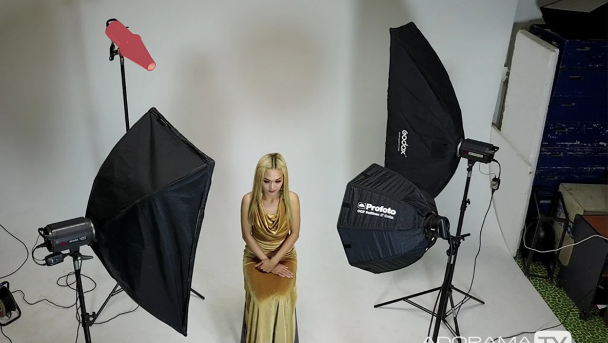 Watch Studio Lighting Deconstructed: Exploring Photography with Mark Wallace on YouTube.
