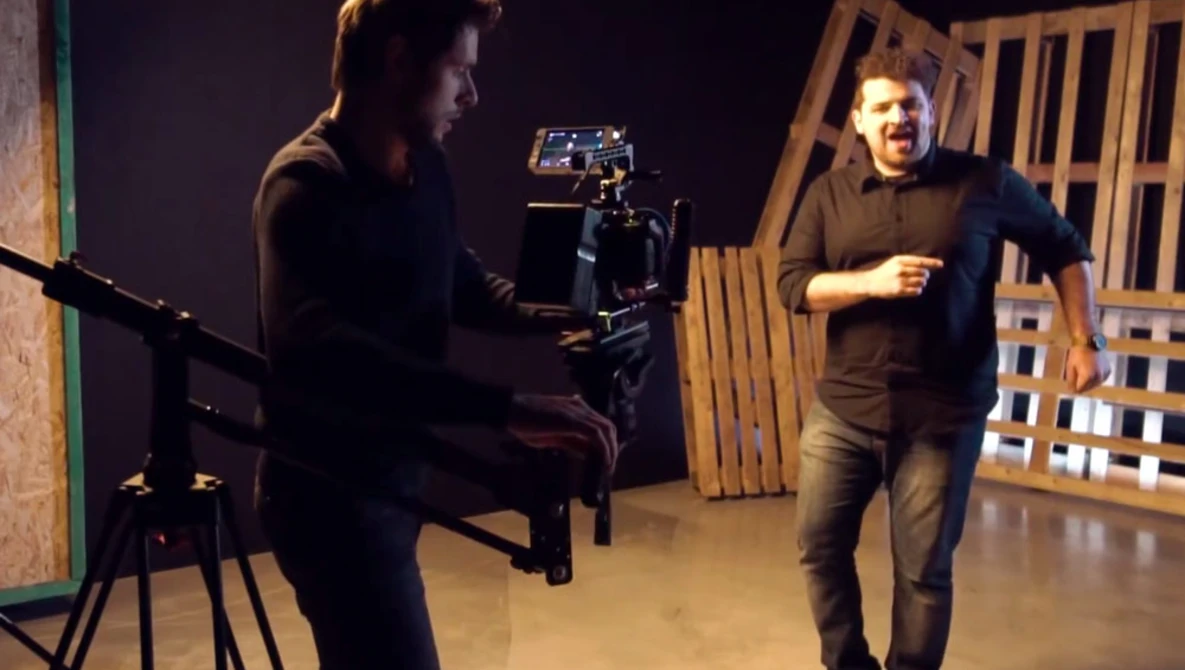 Watch FAKE ROBOT Camera MOVEMENT (Kendrick Lamar - Humble) - Premiere Pro on YouTube.
