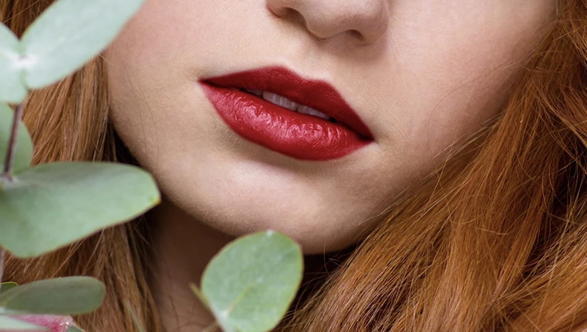 Watch Create Highly Realistic Lipstick in Photoshop on YouTube.
