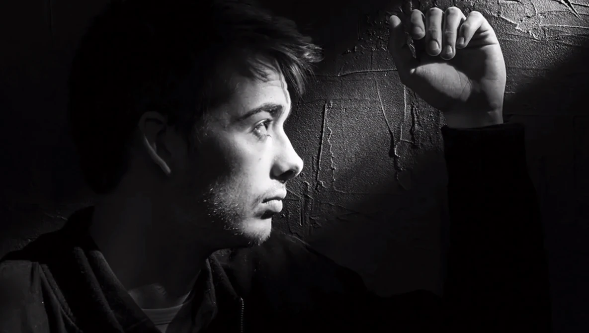 Watch Thin Beam of Light Portraits: Take and Make Great Photography with Gavin Hoey on YouTube.