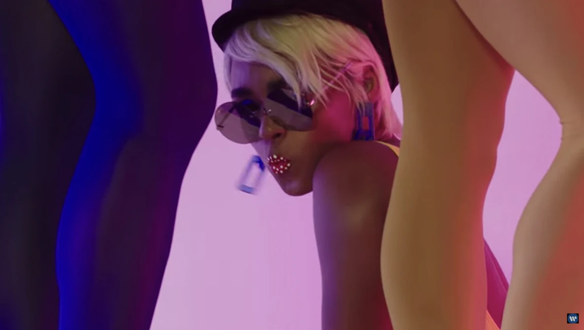 Watch Janelle Monáe – Make Me Feel [Official Music Video] on YouTube.
