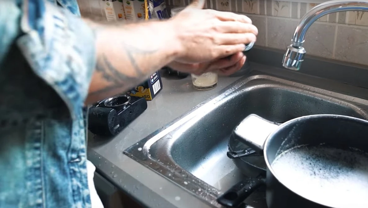 Watch HOW TO CLEAN A CAMERA LIKE A PRO 📸April Fools Day 2018 on YouTube.