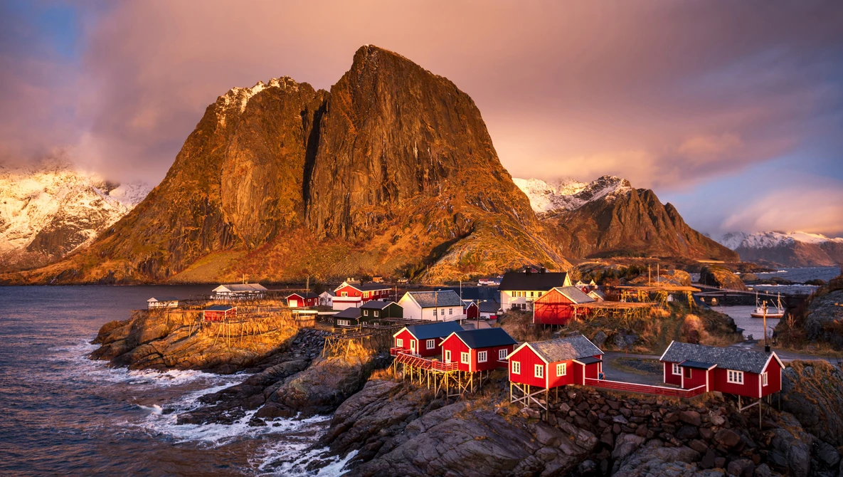 Watch REINE, LOFOTEN Landscape Photography in Norway on YouTube.