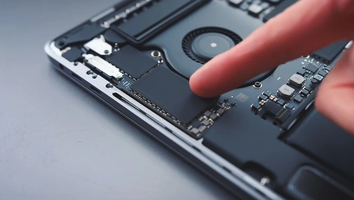 Watch MacBook Pro 15 (2018) - Beware the Core i9 on YouTube.