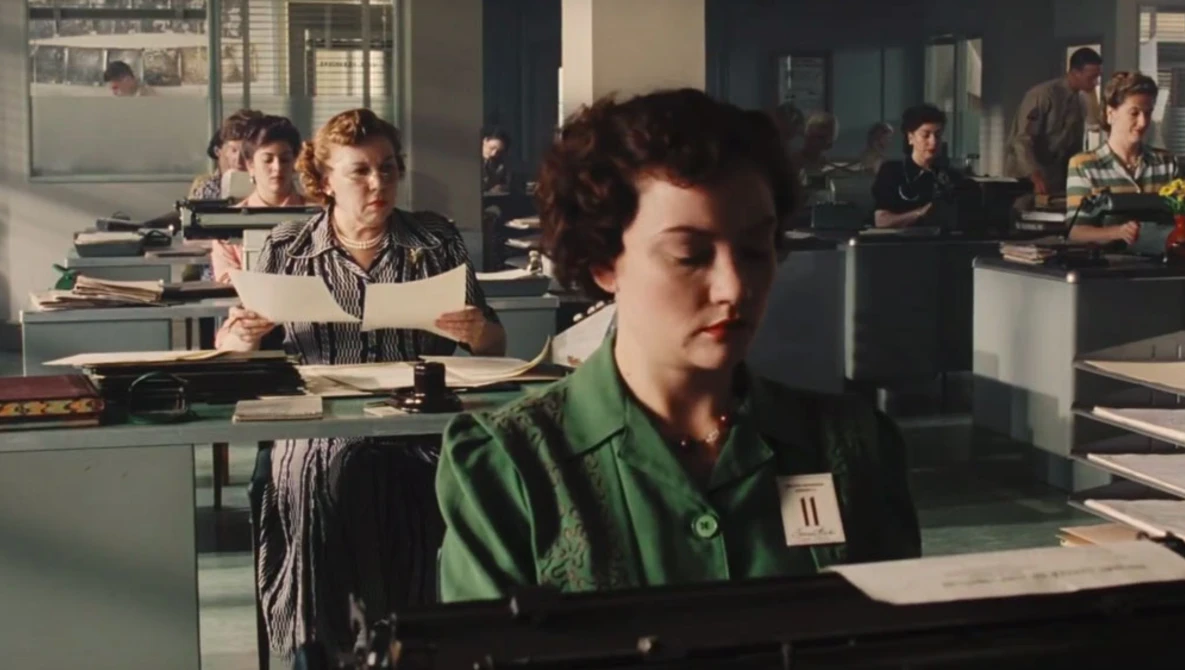 Watch Use the Steven Spielberg "L System" to create screen MAGIC on YouTube.