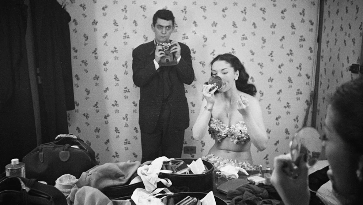 Watch Alec Baldwin on Stanley Kubrick the Photographer on YouTube.