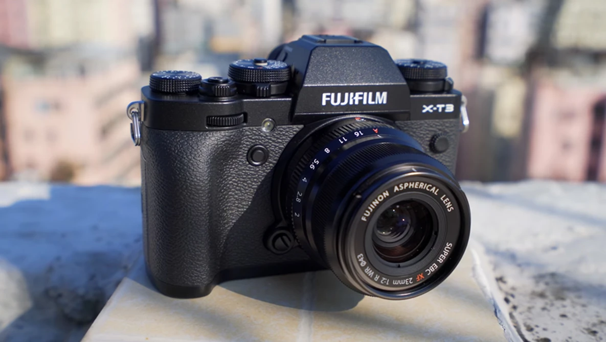 Watch Who needs full frame? Fujifilm X-T3 Hands-on First Lok on YouTube.