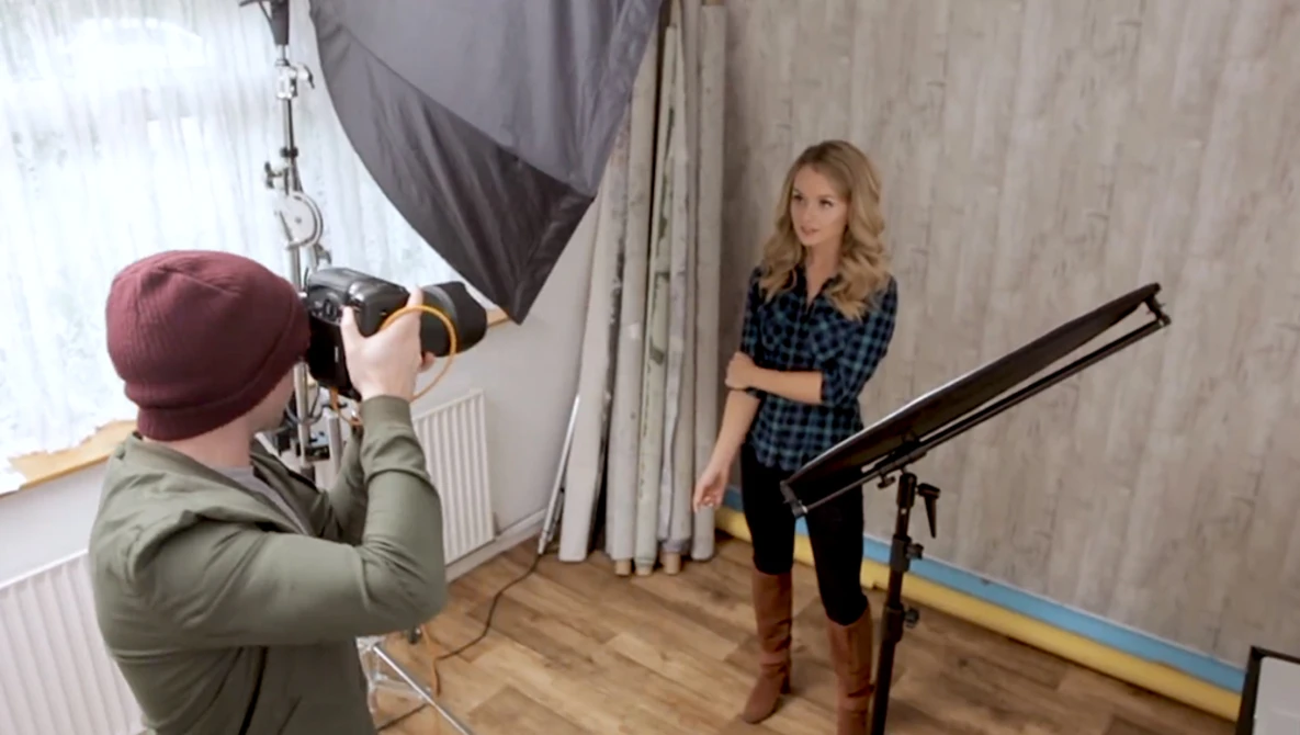 Watch 3 Ways To Up Your Head Shot Game [LIGHTING TUTORIAL] on YouTube.