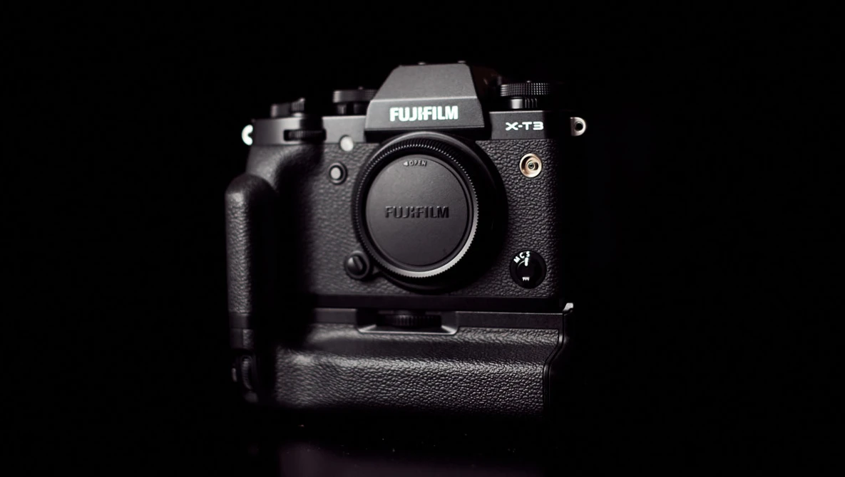 Fstoppers Reviews the Fujifilm X-T3 Vertical Grip: Do You Need One