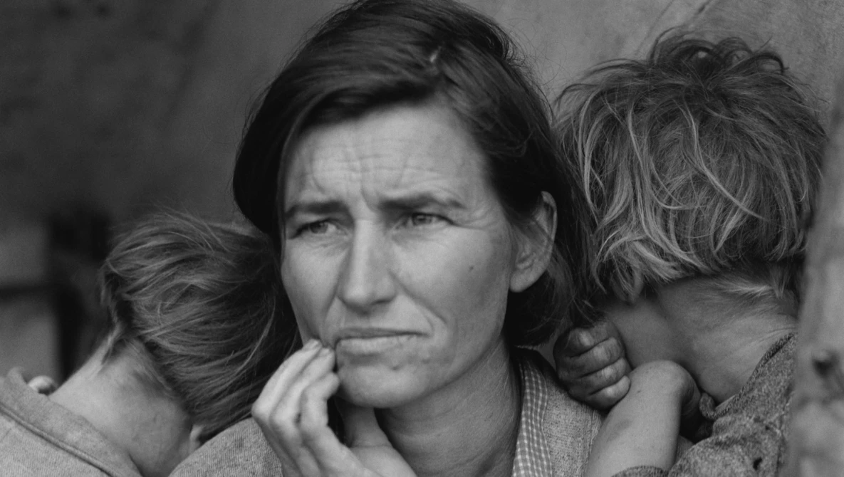 Watch Masterpiece: The Making of Migrant Mother on YouTube.