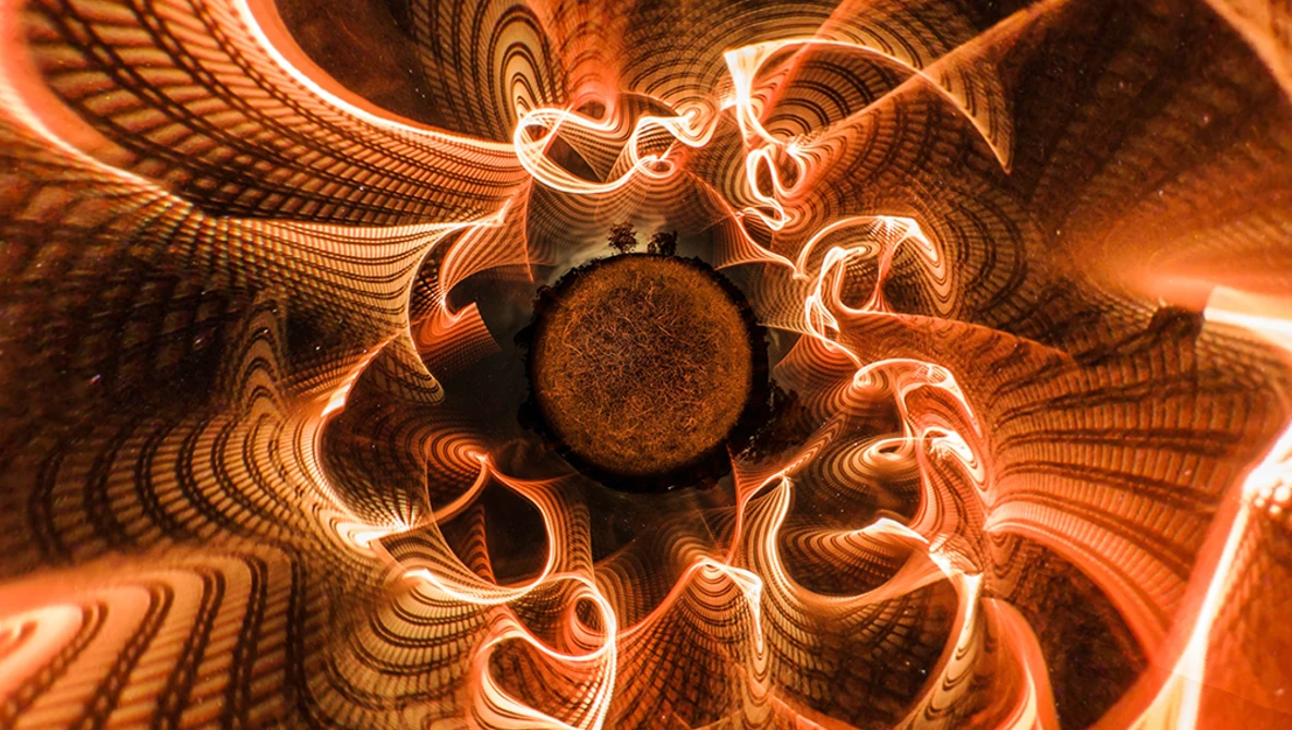 Watch LIGHT PAINTING TUTORIAL: PVC Pipe and a 360 Camera on YouTube.