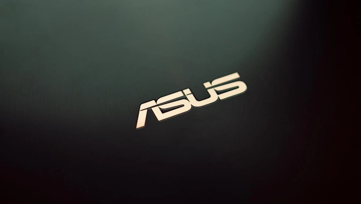 Watch The Asus Zenbook Pro 15 UX580: Way Better Than a Macbook on YouTube.