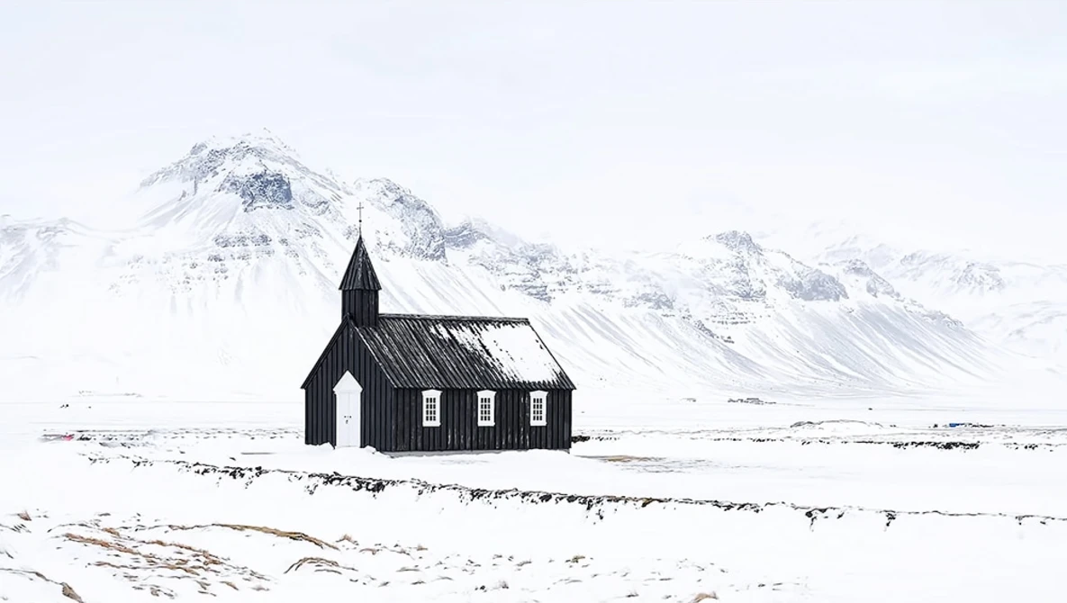 Watch UNIQUE PHOTOGRAPHY in an ICONIC location | Iceland in winter on YouTube.