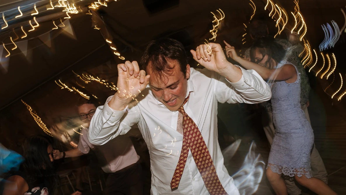 Watch FLASH EFFECTS on the Dance Floor (Light Trails) on YouTube.