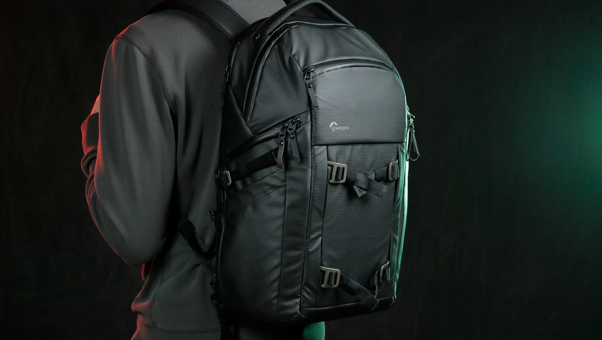 lowepro freeline bp350aw カメラバック FreeLine BP 350 AW - Premium Camera Daypack for Everyday Use.
