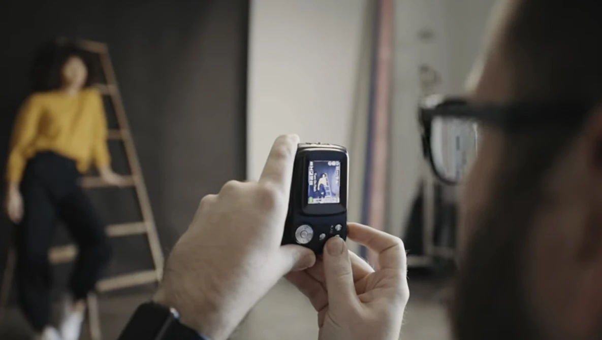 Watch Pro vs. Amateur Photographer on YouTube.