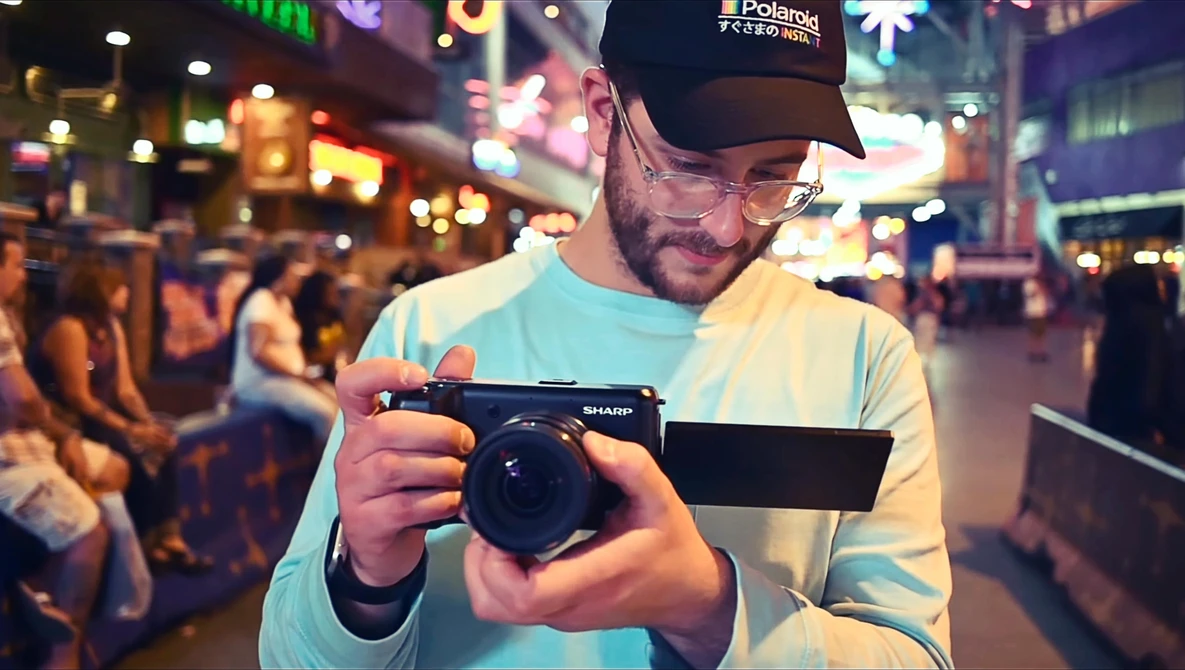 Watch SHARP 8K LOWLIGHT TEST!! (UPLOADED IN 8K!!) on YouTube.
