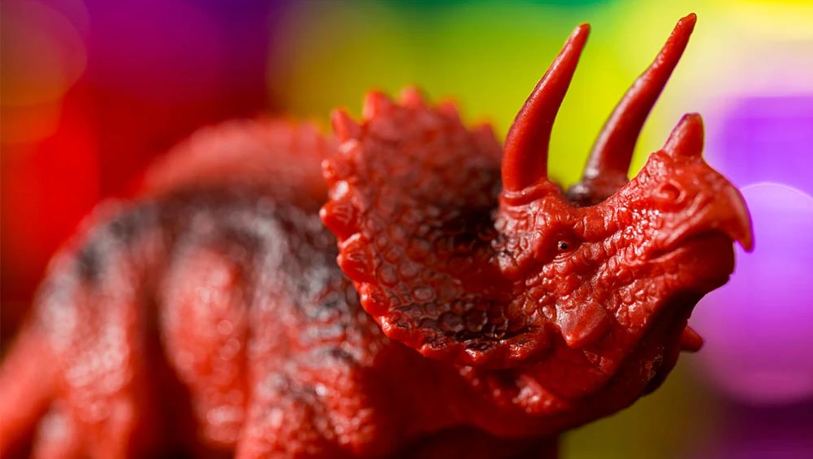 Watch LIGHTING TIPS for MACRO PHOTOGRAPHY // 3 Simple Tricks on YouTube.