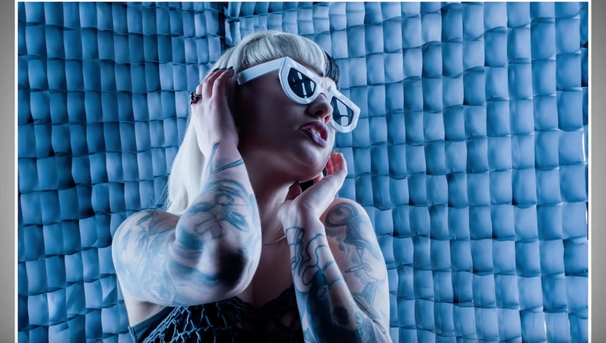 Watch SoftBox and Grid as a Background: Take and Make Great Photography with Gavin Hoey on YouTube.