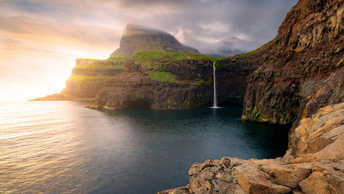 Watch EPICNESS at Trælanipa - News, fun, and PHOTOGRAPHY on YouTube.
