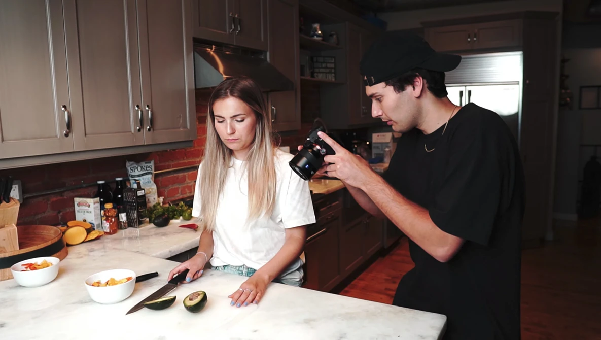 Watch HOW I FILM EPIC HANDHELD B ROLL | Behind the Scenes on YouTube.