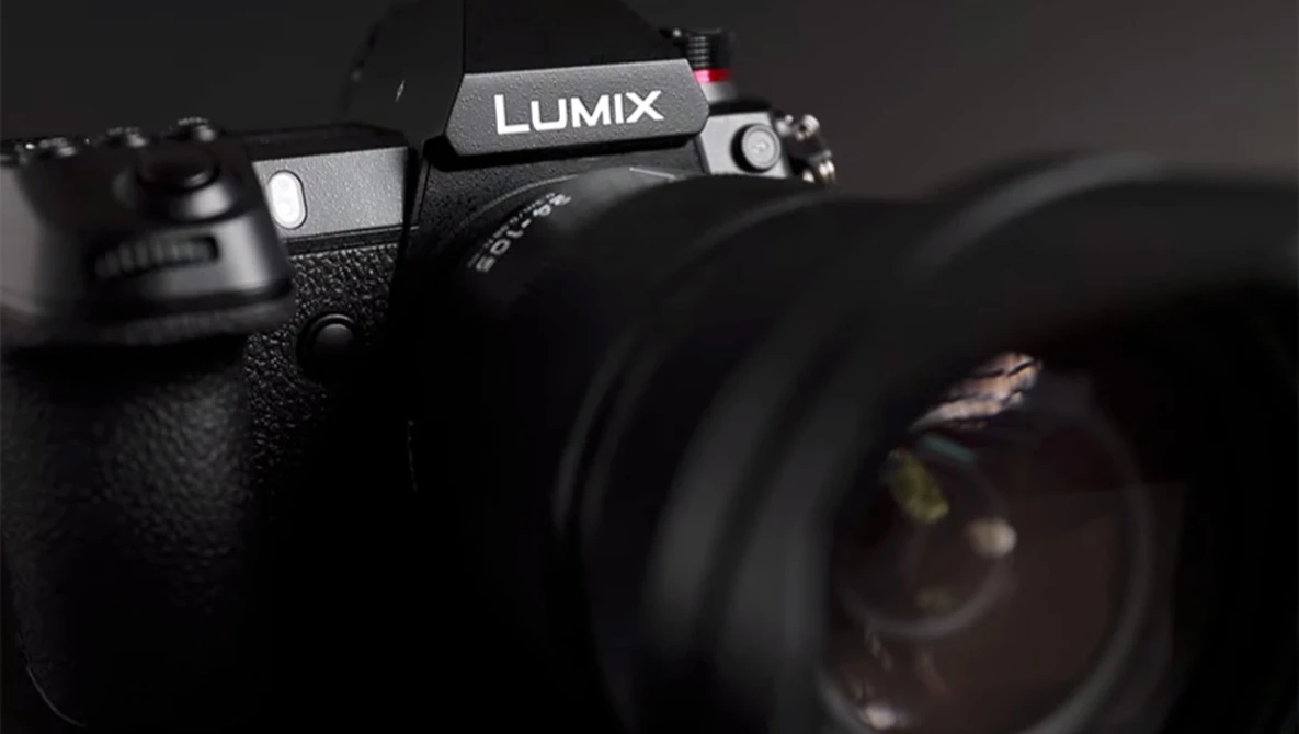 Watch LUMIX S1 timelapse photography review on YouTube.