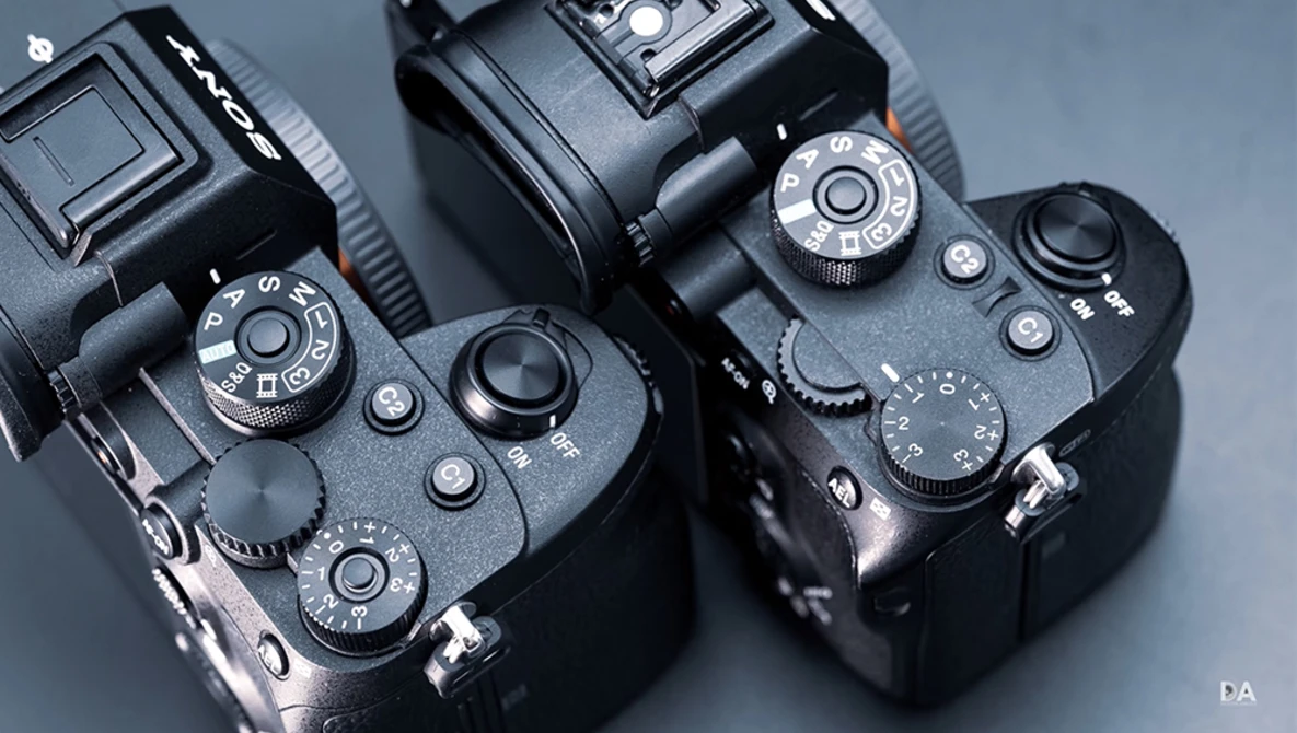 Watch Sony a7RIV vs a7RIII: Overview | 4K on YouTube.