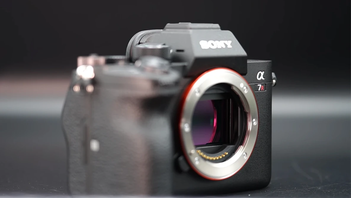 Watch Sony a7RIV vs a7RIII vs a9: Autofocus Clinic | 4K on YouTube.