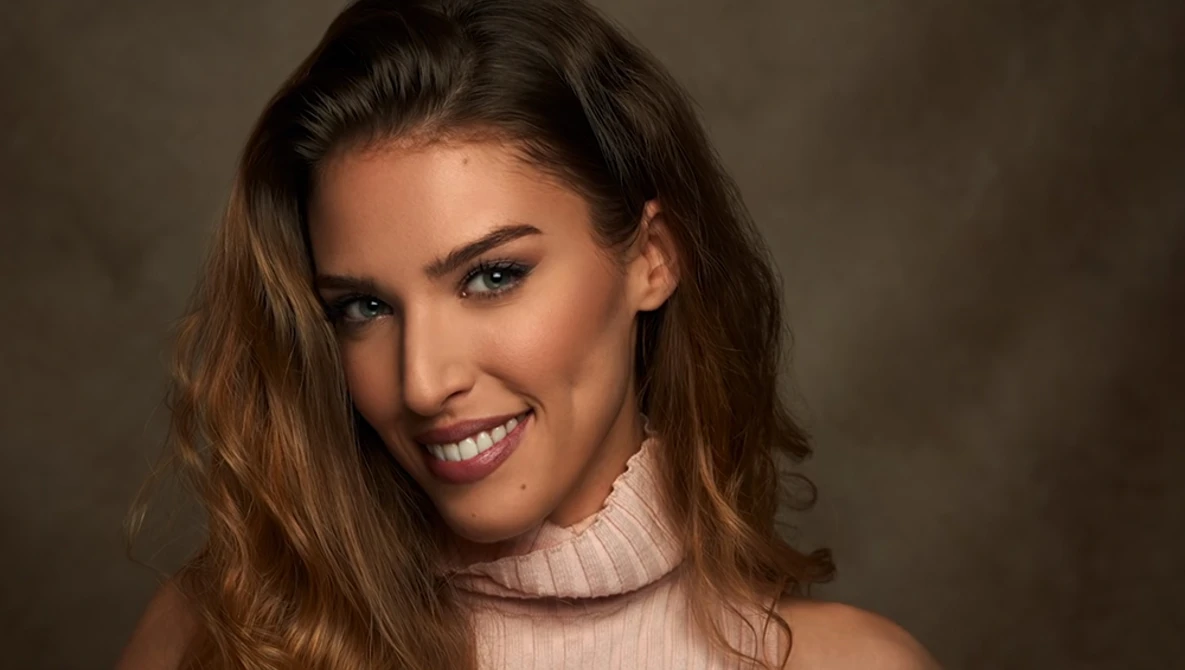 Watch ONE LIGHT Flash Portrait Photography Setup You NEED To Master! | Breakdown With Miguel Quiles on YouTube.