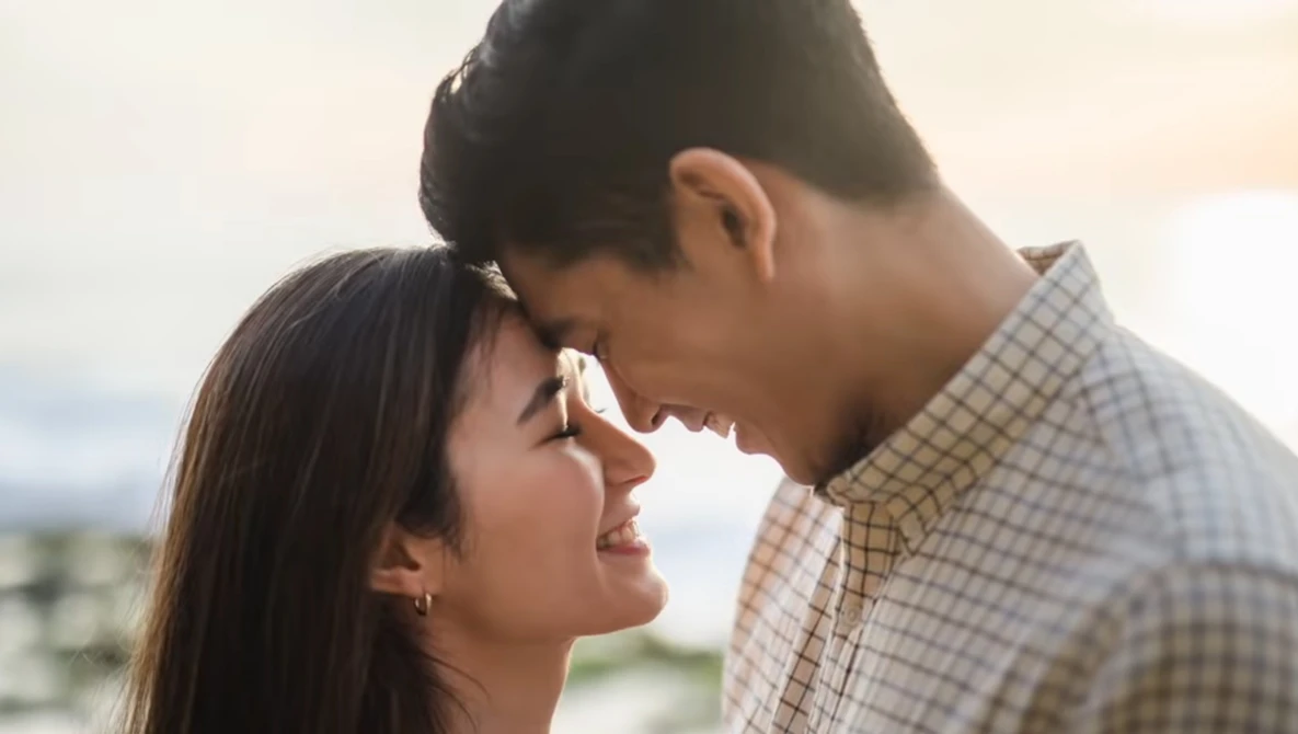 Watch Learn 20+ Couples Poses in Less Than 10 Minutes | Mastering Your Craft on YouTube.
