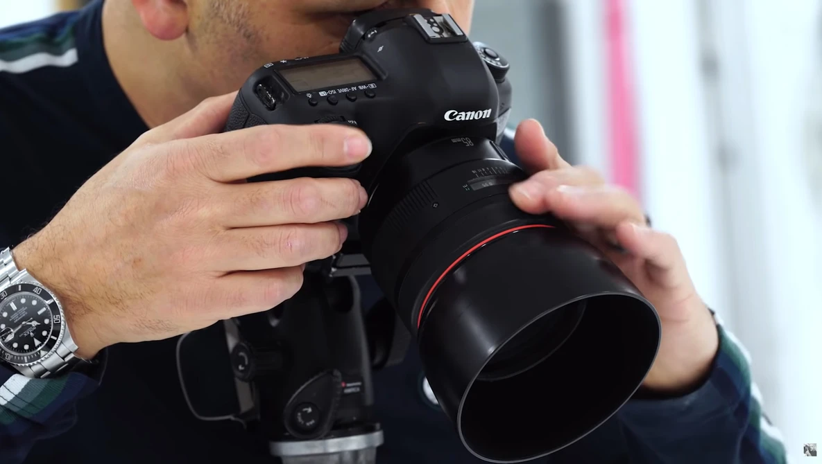 Watch How to calibrate lens autofocus WITHOUT buying a tool! [Lens Calibration Tip] on YouTube.