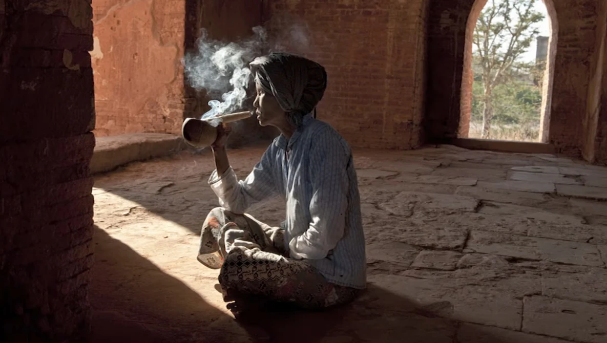 Watch Natural Lighting and Travel Photography Tips from 'National Geographic' Photographer Bob Holmes on YouTube.