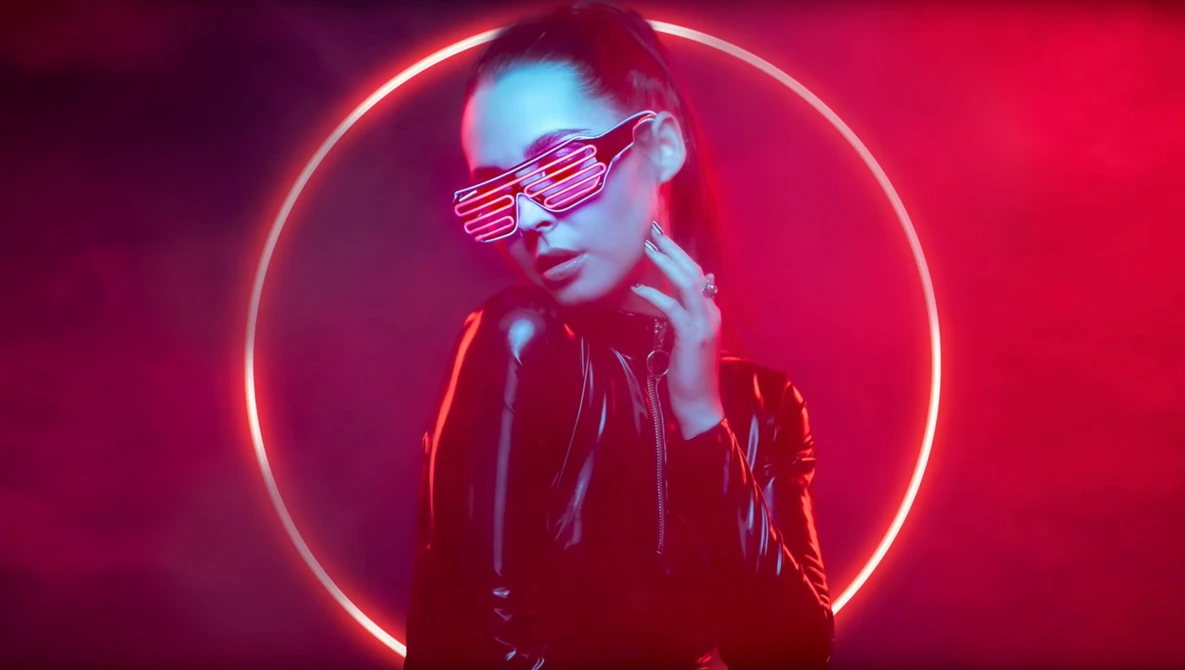 Watch Studio Portraits with Neon Background Effects: Take and Make Great Photography on YouTube.