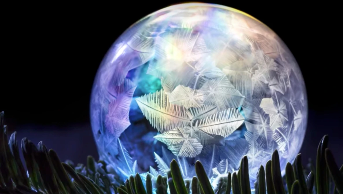 Watch Frozen Soap Bubble Photography with Don Komarechka on YouTube.