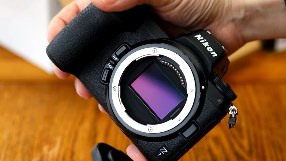 Watch Nikon Z7: Mini-review on YouTube.
