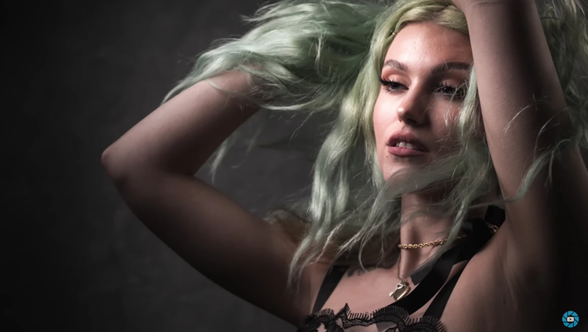 Watch Why you need a Grid with your Softbox: Take and Make Great Photography with Gavin Hoey on YouTube.