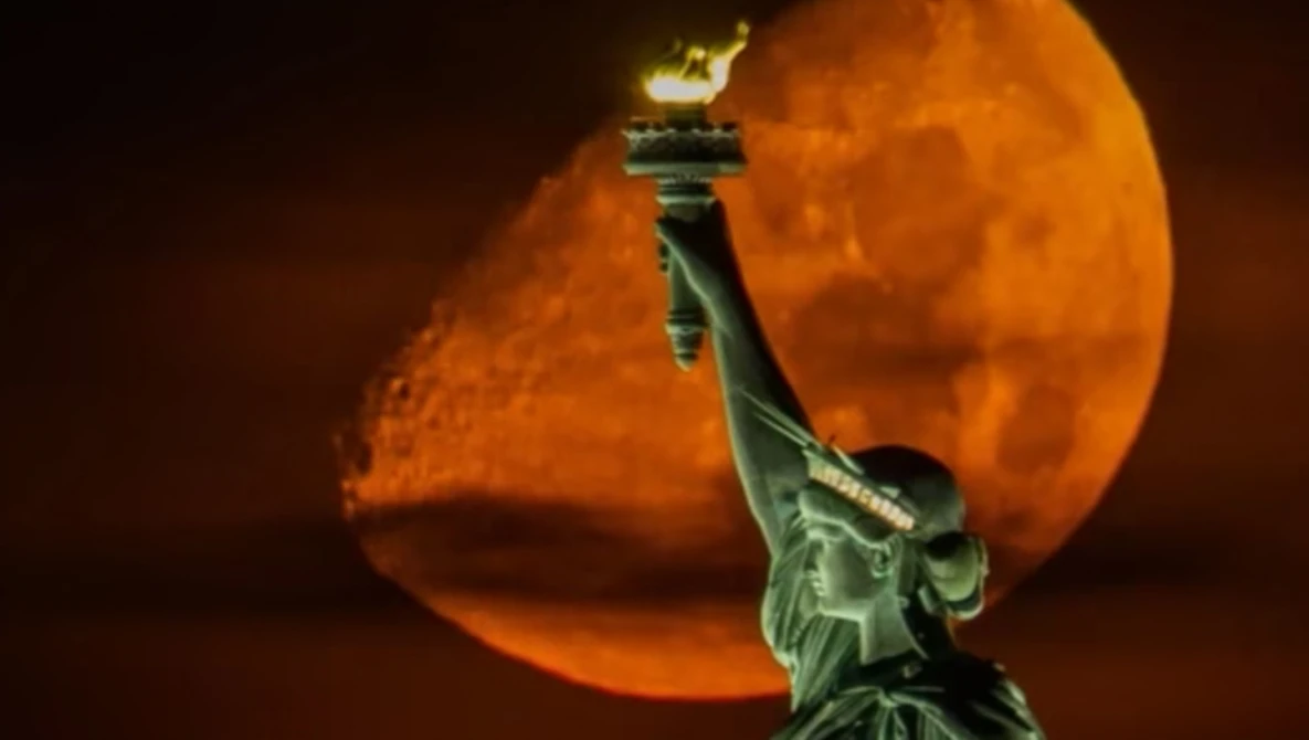 Watch How to take an amazing supermoon picture on YouTube.