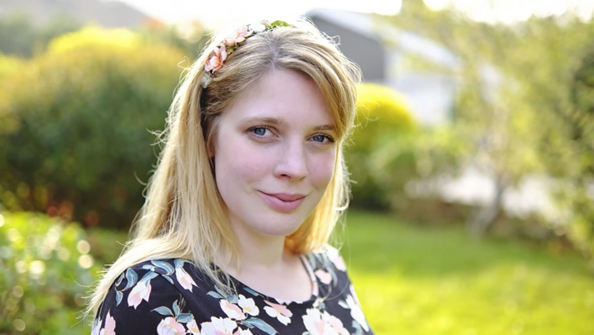 Watch Viltrox AF 33mm f/1.4 lens review with samples on YouTube.