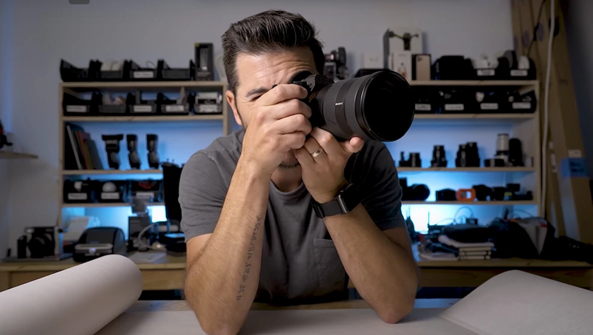 Watch DSLR vs MIRRORLESS - What to buy in 2020? on YouTube.