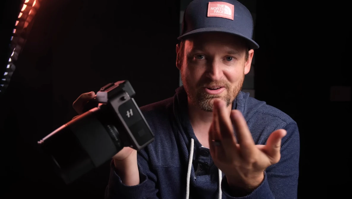 Watch Best "budget" medium format: FUJI GFX 50r or the Hasselblad X1D II 50c? on YouTube.
