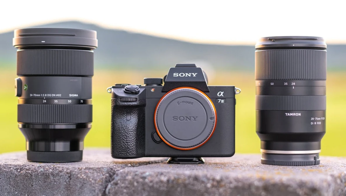 Watch Sigma 24-70mm F2.8 DG DN vs Tamron 28-75mm F2.8 Di III RXD ft. Sony A7III on YouTube.