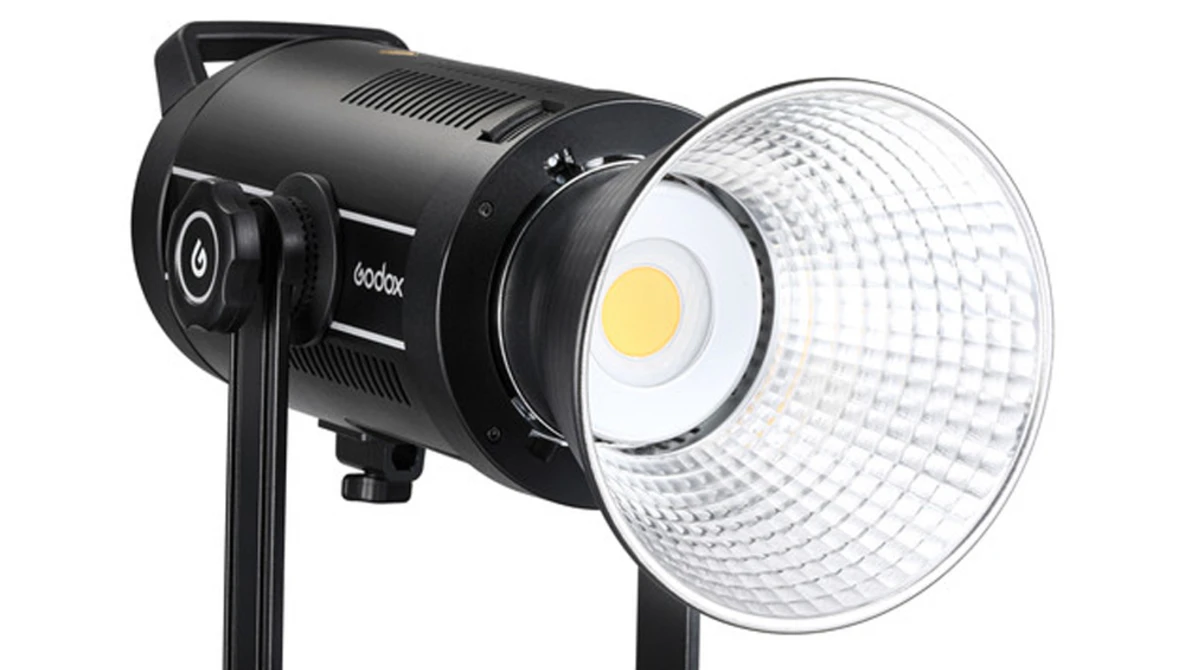 Watch Godox SL150ii Review on YouTube.
