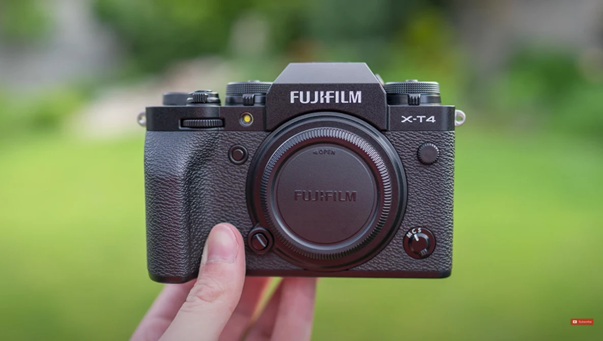 Watch Fujifilm X-T4 Long Term Review + My Favorite Lenses [ Fuji XT4 ] on YouTube.