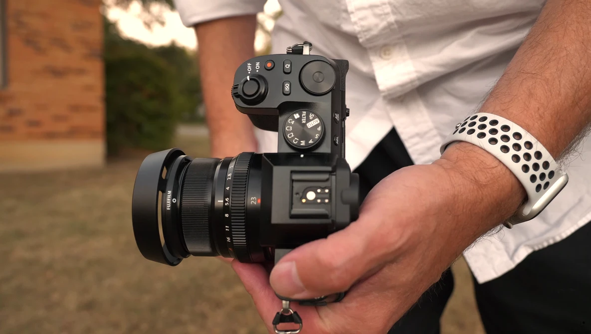 Watch Fujifilm X-S10 :: Hands On First Look on YouTube.